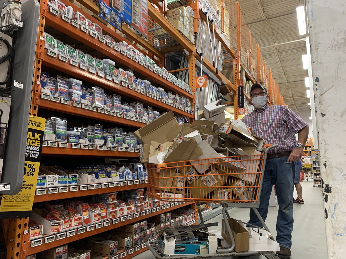 Fleet tools caught up! Bud our TRC tech absolutely smashed the TapCon bay today! #cardboardchallenge