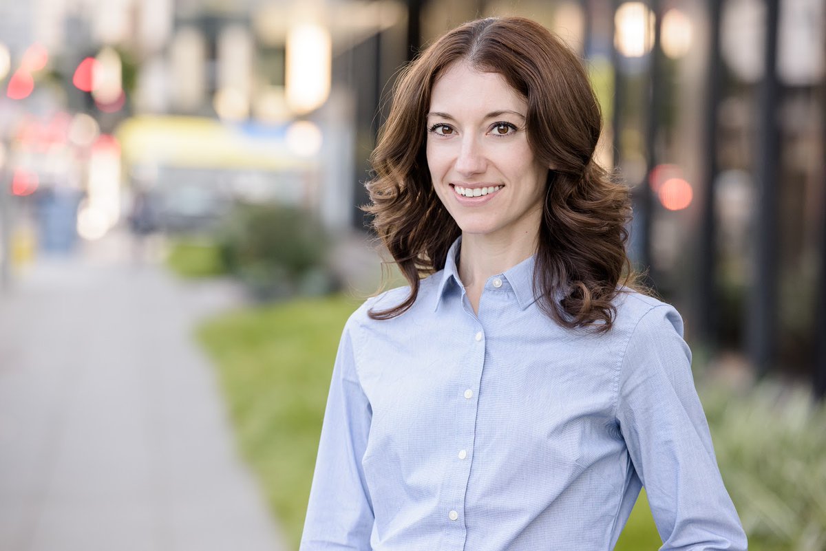 Meet Melissa Keiser 👋
RBB Architect's Associate Principal
She has 13 years of experience in all aspects of project management from pre-programming through design, and construction.

rbbinc.com/people/melissa…

#rbbinc #rbbarchitects #healthcaredesign #architecturelovers #architect