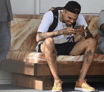user24736514's tweet photo. niggas listening to their fake deep voice they faked for the tl https://t.co/JQlKGu5Tp1