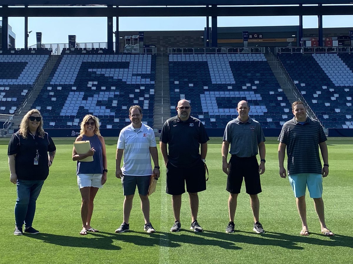 rick_moulin's tweet photo. I am excited for our graduation ceremony on June 25!  Thank you @SportingKC for teaming with Bonner Springs High School to honor the class of 2020.  It’s a great day to be BRAVE! https://t.co/JNVSYjsSj1