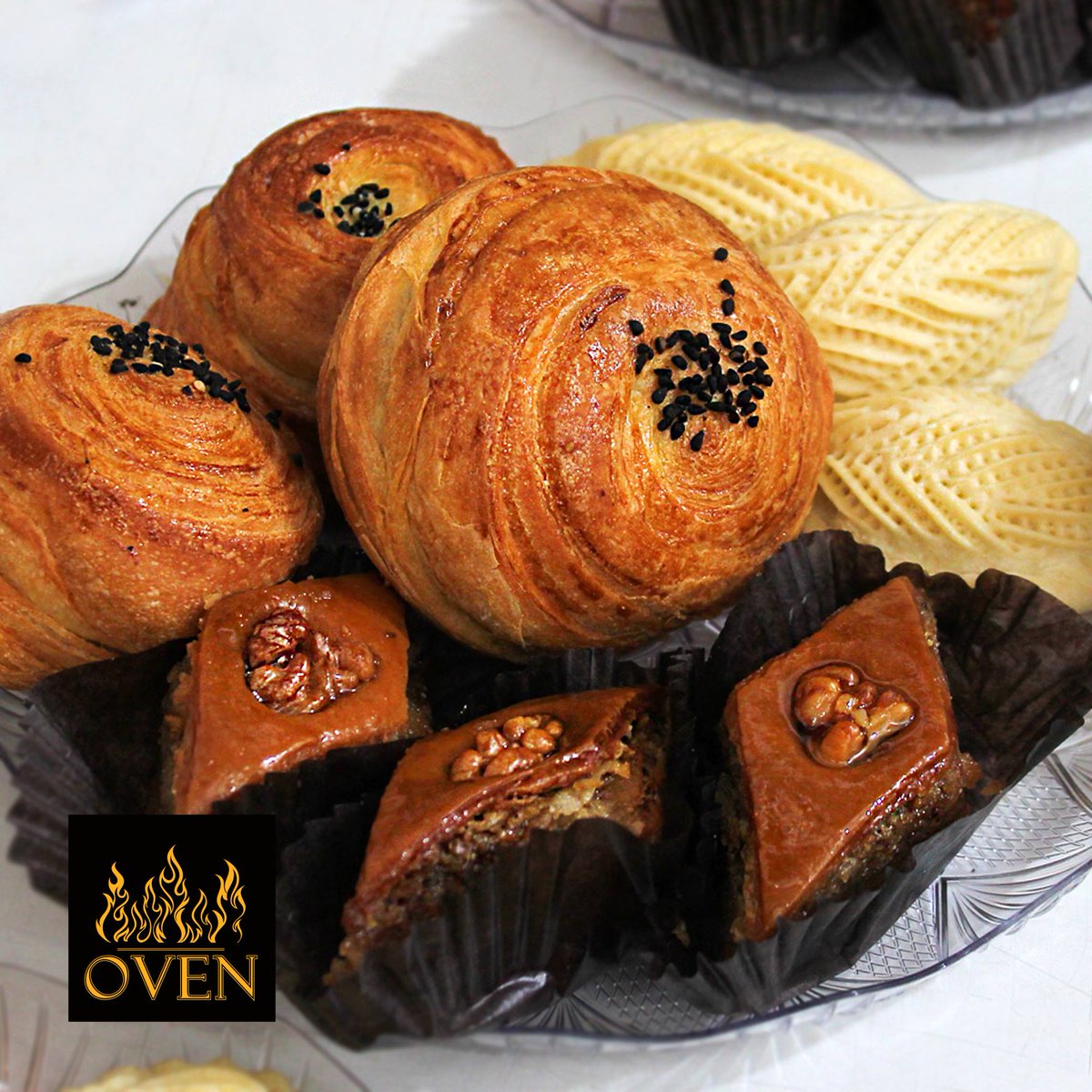 Special pastries prepared during the holiday, such as pakhlava, shakarbura and goghal, make xonça not just beautiful and meaningful but tasty as well. The 3 types of sweets have an ancient significance, and bear astronomical signs that pertain to the sky, sun, moon and the stars.
