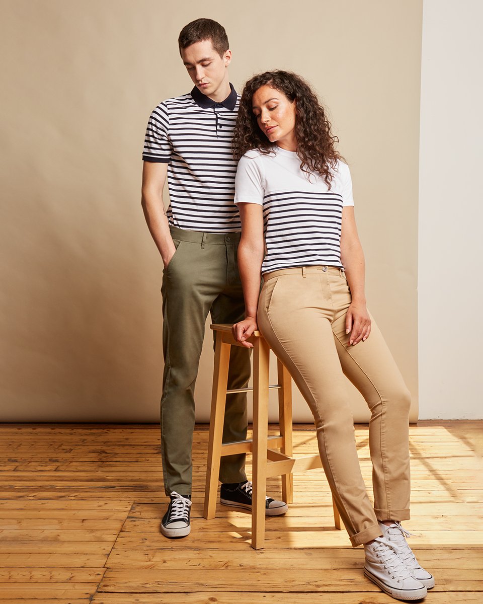 FrontRowandCo's tweet photo. Keep it cool with our range of lightweight cotton shorts &amp; chinos. Ideal for the summer months, with added stretch for comfort and a modern slim fit. 🔎FR621, FR622, FR605, FR606 #chinos #chinobrigade #slimfit #wholovesshortshorts #frontrowandco #frontrowclothing #lightweight https://t.co/CeL1U53fZN