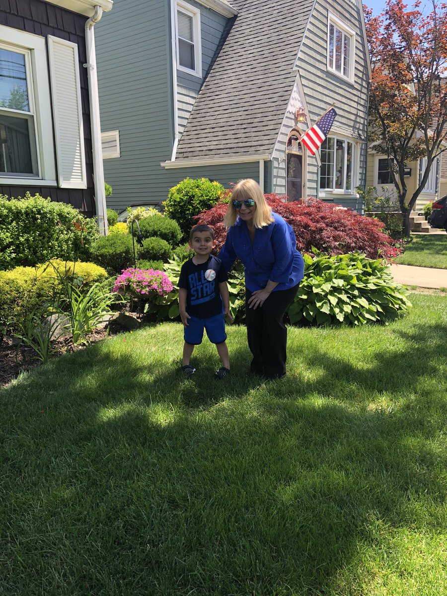 A big thank you to my children’s teachers for taking the time to stop by for an in person visit.  So sweet and thoughtful.  They will be missed for sure! <a href="/mrs_dbrennan/">MrsBrennan</a> @mrs_henton <a href="/Mrs_Pearsall/">Mrs. Pearsall</a> <a href="/MineolaUFSD/">Mineola UFSD</a>