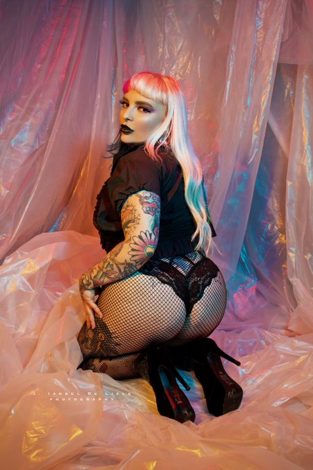 Heard you guys were looking for some cake 🍰  https://t.co/f2MDYKgWPF still just $3.50 for the month https://t<a href="/tag/votehimout2020"class="tags"><span>#votehimout2020</span></a>