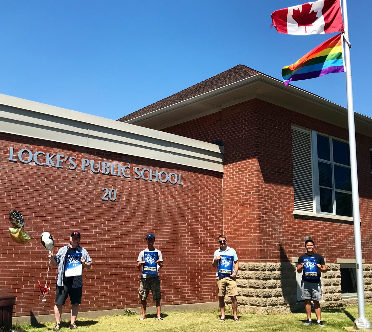 Lockes22's tweet photo. You did it! Congratulations @Lockes22 graduating #classof2020 🦁 We are so proud of your accomplishments &amp; look forward to your formal celebration in the Fall! Thanks Mr. Beaumont, Mr. Chee, Mr. Pilitsis, Mr. Preston &amp; Gr. 8 Grad Committee for making today’s pick-ups so special! https://t.co/xIbcFKuU6I