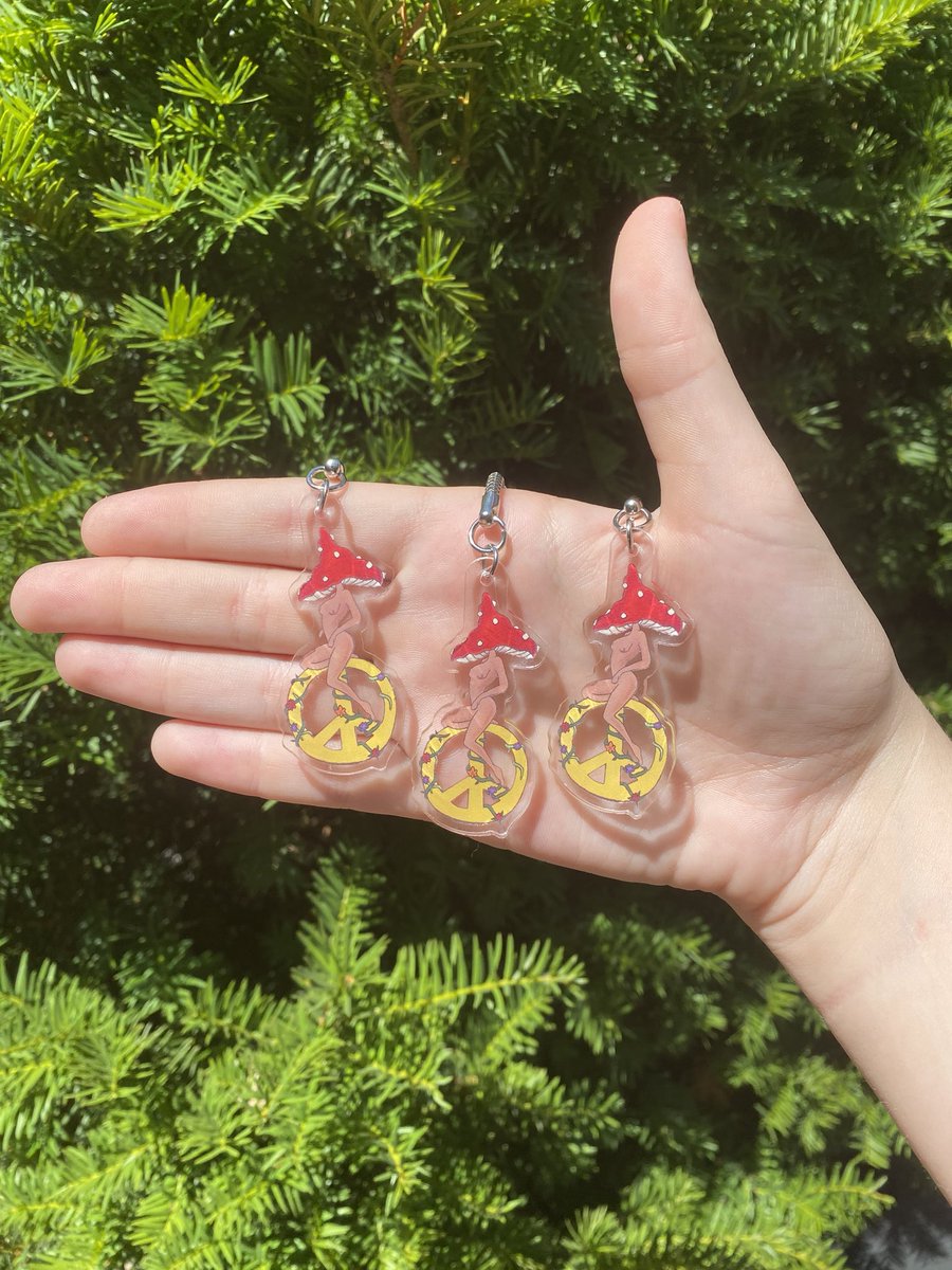 FadedFairieArt's tweet photo. hello everyone ✨ i just updated my shop with Babes For Peace keychains!! they include a super easy attachment piece, one that won’t cause you to break your nails getting it on! everything on my site includes free shipping 🍄 rts are truly appreciated! x
https://t.co/V2zbrLvong https://t.co/dCEXPshvgd