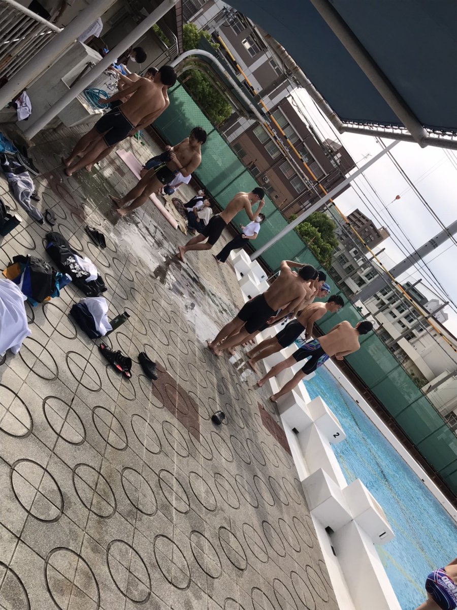 kozuswimming_74's tweet photo. 昨日はプール開きでした。仮入部期間中は水着を持ってきていたら一年生でも入ることができるます。 https://t.co/UMkfyzo67O
