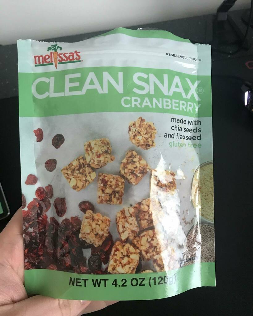 TonZaga's tweet image. Been loving these snax!!! Trying to get better about what I’m eating and snacking on during the day. #melissas #cleansnax #cranberry #chiaseeds #flaxseed instagr.am/p/CBjZqDJluNR/