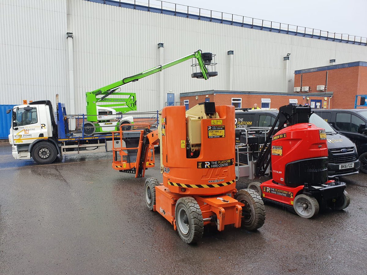 JLG300 added to the fleet today.

More machines to follow over the next few days.

Give the team a call on 01384 255440 with all your Access enquiries and with our exceptional service levels, you won't be disappointed. 
#supportlocalbusiness #exceptionalservice #anytime #anywhere