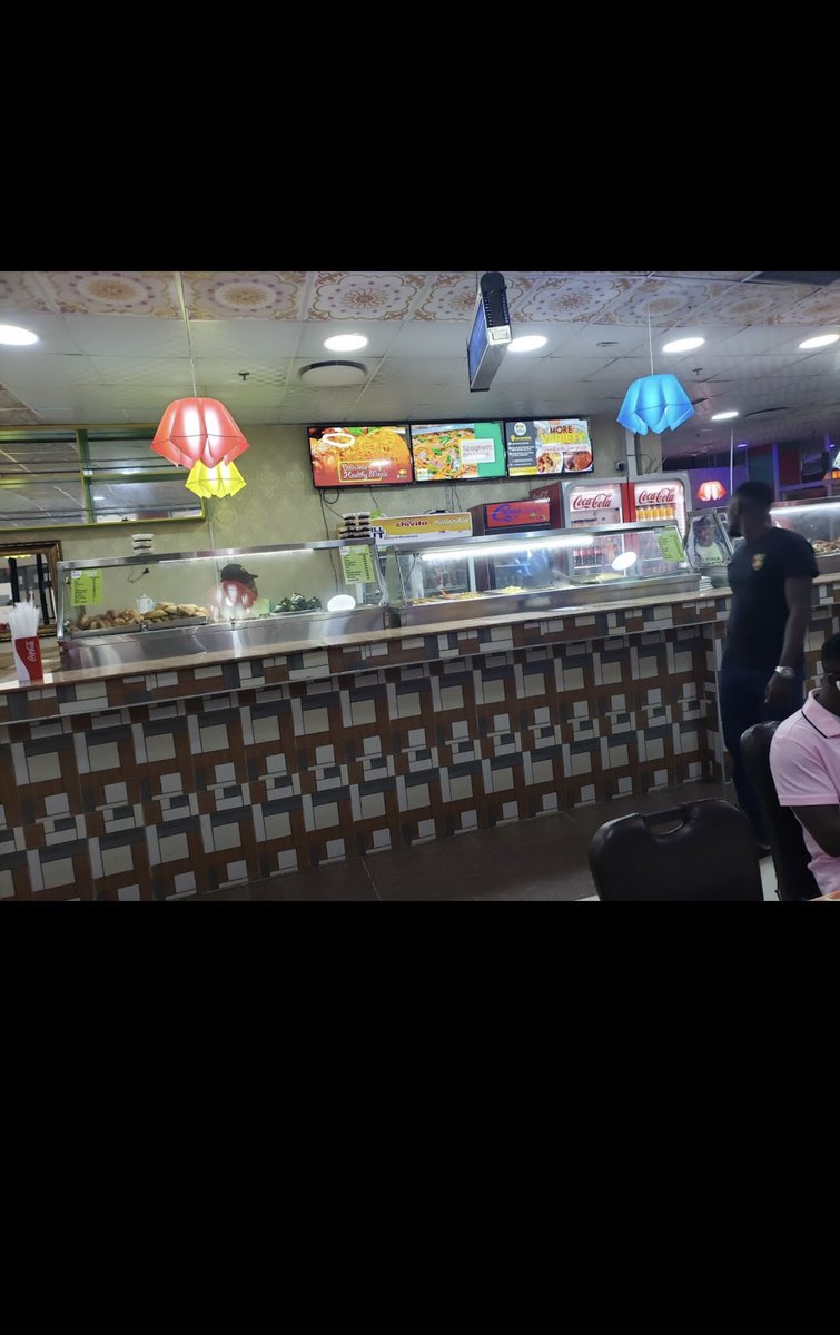 Última Restaurant at the Palms MallAffordable Nice setting Their Stir fry pasta is awesome