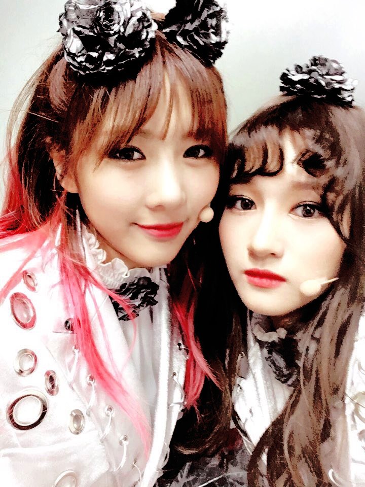 nightcatchers's tweet photo. · 🎶 ¡* drᥱᥲm of 𝕞𝕖,, 𝐧𝐢𝐠𝐡𝐭𝐜𝐚𝐭𝐜𝐡𝐞𝐫'𝐬 (惡夢.) plᥲylıst — 💿 . ⃗. @ 𝐲𝐨𝐨 & 𝐚𝐥𝐞𝐱𝐚 updᥲtᥱ : #REDROYALTY ₊ #ROYALTY_Rebirth !
¡Hey! Hoy hemos estado escuchando la nueva canción de las chicas de Red Royalty de las que somos SUPER fans. ¡Es genial! https://t.co/bsudTiB3GB