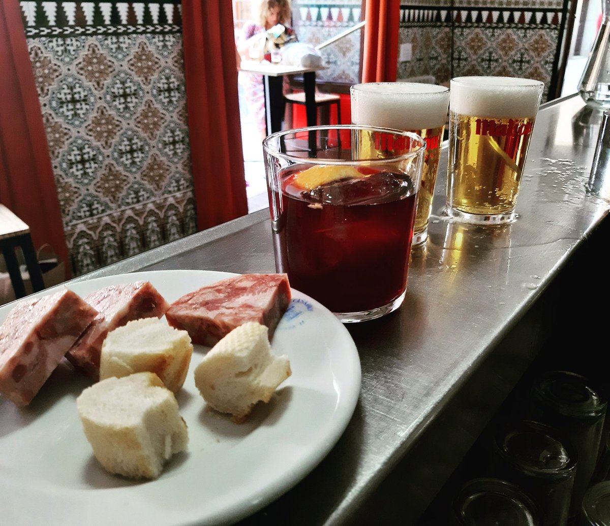 Restcasapaco's tweet photo. #tardesconamigos #terraceo #latinear #plazapuertacerrada #mahou @mahou_es https://t.co/Gvk9SU51vw