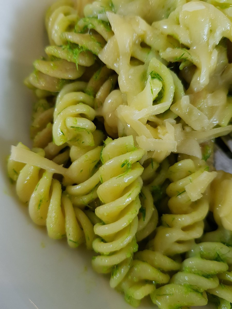 Cynhaeaf @TechTyfu cyntaf, mewn 9 diwrnod. 

Wedi gwneud Pesto Gwair Gwenith gyda <a href="/BlodynAur/">WELSH RAPESEED OIL</a> Dyna be ydi bwyd pwerus maethlon.

Fysa fo'n apelio i chi?

Trafodaeth wedi dechrau gyda dosbarthwr cynnyrch ffres lleol am ffyrdd o gyd-weithio gyda #TechTyfu  

Cysylltwch os am drafod.