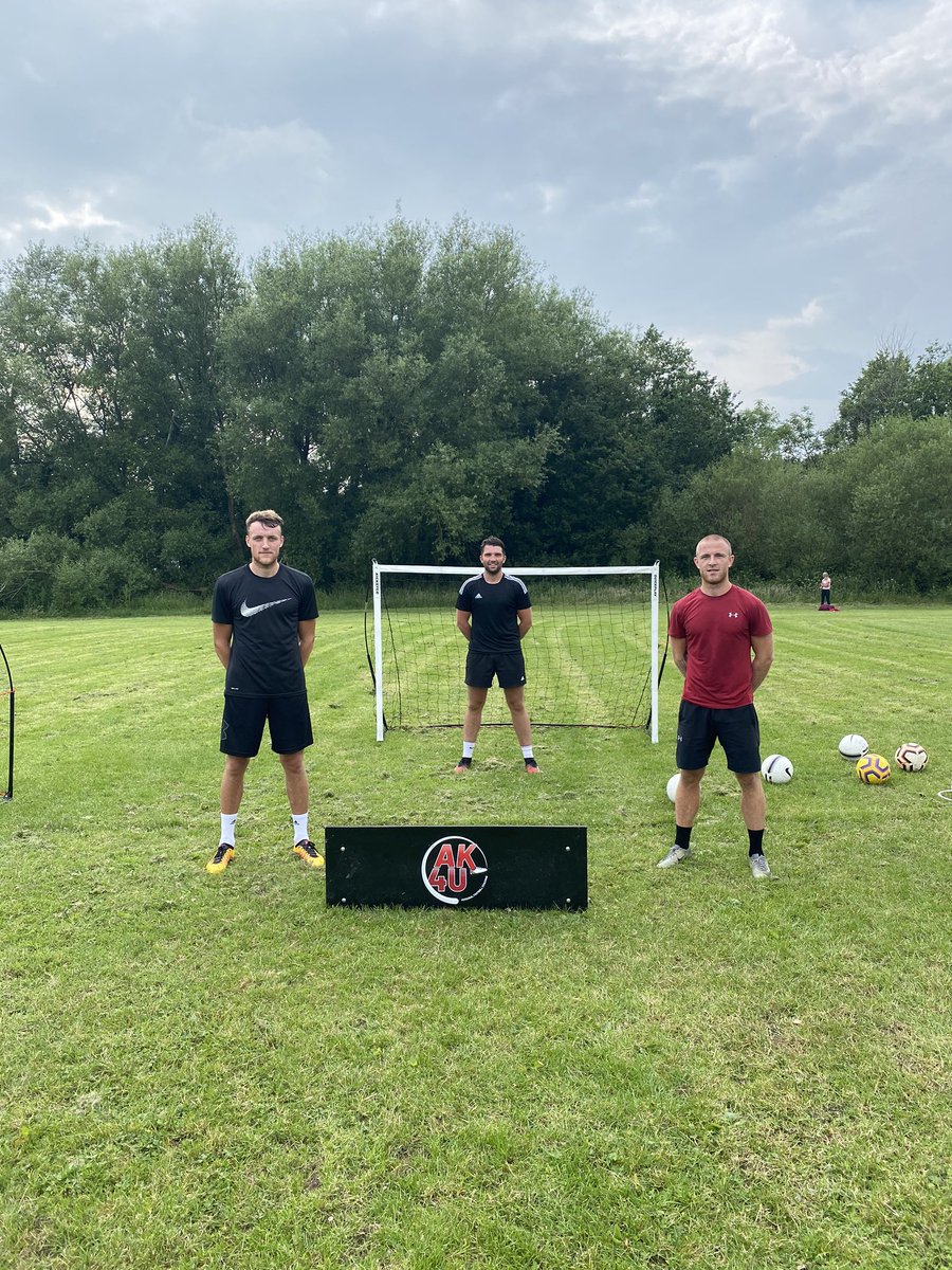 Ak4uCoaching's tweet photo. Great to have @southport_fc @jacksampson and David Morgan for a session tonight! The tempo and standard was very high! 🔥⚽️ https://t.co/izuRcMIv6E