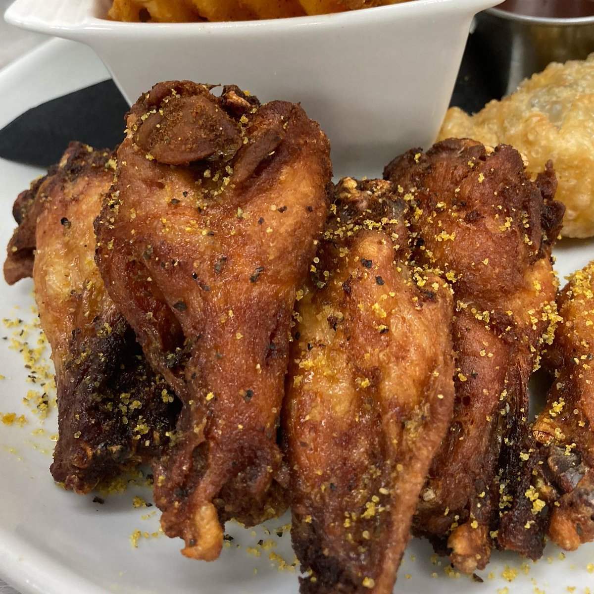 PiedmontLocal's tweet photo. Spruce Street Garden - Craft Tavern
75¢ wings and $1 off drafts! Best part of every Wednesday.
Spruce Street Garden - Craft Tavern 
@336events https://t.co/ZhYre13Mtx