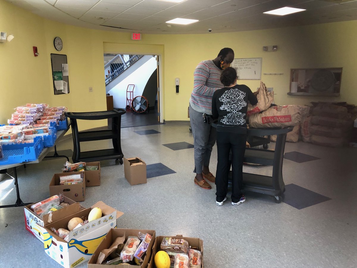 FathersUplift's tweet photo. On behalf of the fathers and families we serve, we want to thank Lina from the Epiphany School for providing meals, boxes of groceries, and fresh fruits to Fathers' Uplift’s constituents in need.
Thank you Lina for all that you do for the community.
#basicneedsmet https://t.co/wBsqKw4i4N