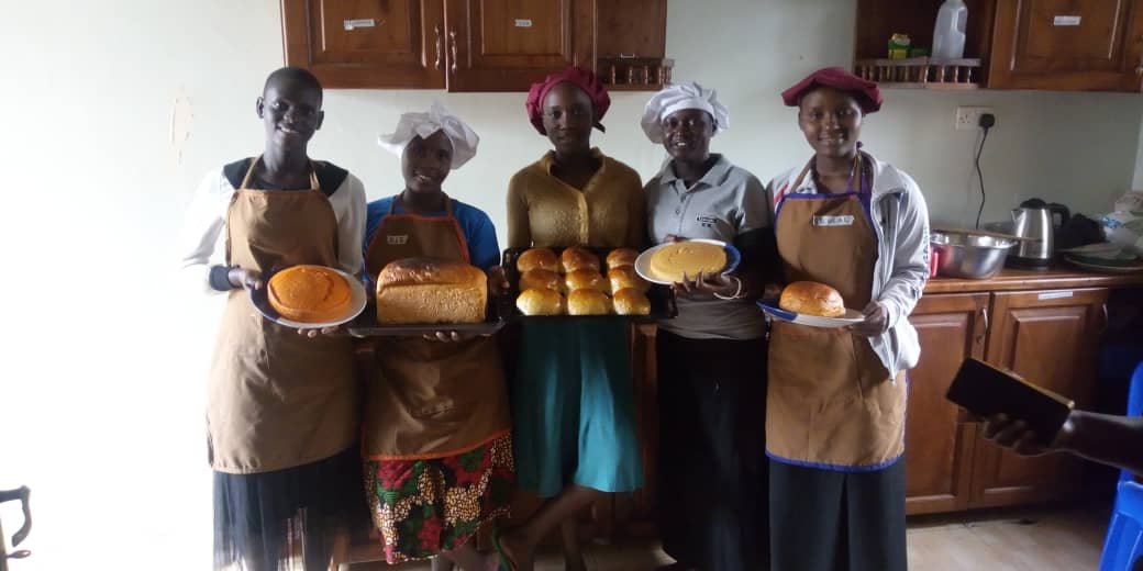wellsofhope's tweet photo. Another Happy day! The girls were extremely happy to learn how to make cakes and bread. Today, they've learnt how to make a banana cake, a loaf of bread and bans. We're extremely thrilled about the progress of this project 🤗
#economicempowerment #jobcreation #betterlivelihood https://t.co/PRMJRiQklb