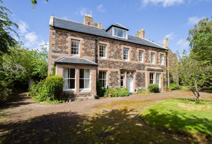 The Old Vicarage, Kirknewton - £750,000
18th century stone built #detachedhouse with many original features &amp; approx 1.8 acres of grounds. Currently a very successful B&amp;B. Beautiful countryside views

ow.ly/xIwG50AamCT
#PeriodProperty #TenBedrooms #AitchisonsPropertyCentre