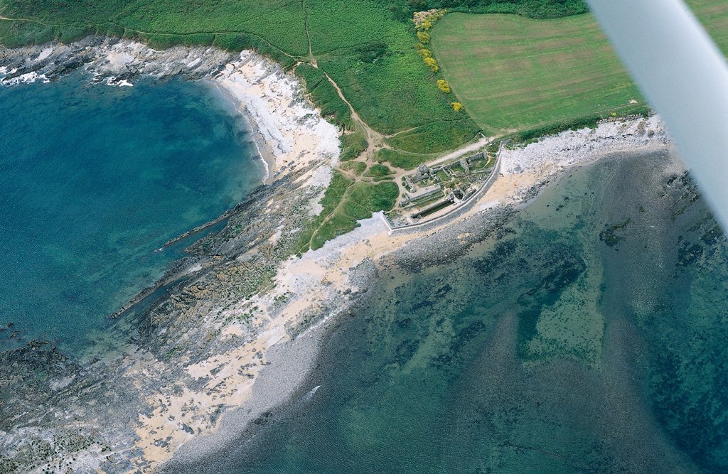 Folklore tells of smugglers stashing their contraband inside the 60ft high walled sea cave. There are even rumours of a secret passage - the pirate John Lucas is said to have excavated a smugglers' tunnel, connecting Culver Hole to the nearby salt house at Port Eynon.