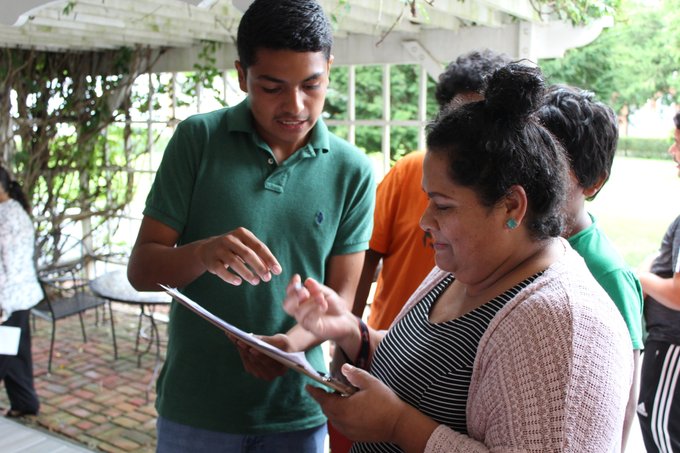 caitlinfurey's tweet image. DID YOU KNOW? Only 61.4% of households have completed #Census2020. On this #Census2020 Day of Action, shout out to @CrimsonbridgeDC community partners @Ayuda_DMV @THELAYC @IdentityYouthMD @LibertysPromise @MarysCenter working to #CountDMVIn #OurPowerOurCensus