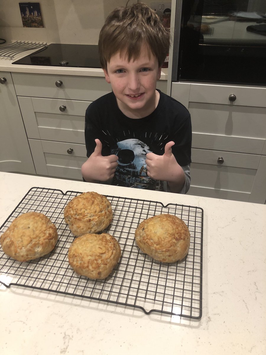 3bearscookery's tweet photo. Lots of fun today making these yummy Herby Dampers😋we learnt how they used to be cooked on the campfire &amp; a different way to make bread 🍞Next week Peach Melba Pop Pies🧑‍🍳👩‍🍳 #kidscookeryclasses #Afterschoolcookeryclubs #kidsbaking #onlinebakingclass #yummyfun #3bearscookeryclub https://t.co/GVTcg2aUiK