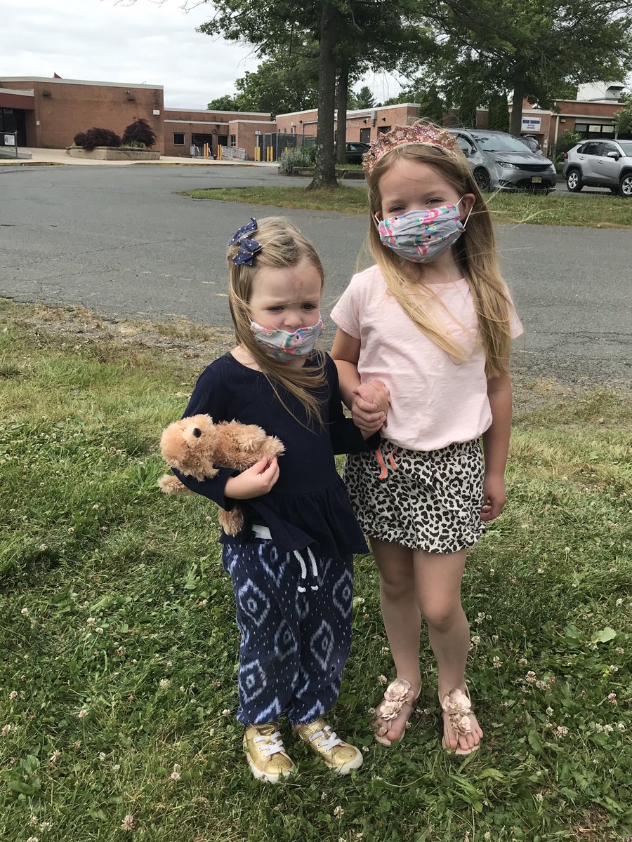 krampf1's tweet photo. Kindergarten Send Off! ๐YAY! We LOVED seeing you today!And now (drum roll please!) you are FIRST GRADERS! Hip hip hooray!๐๐๐๐ฅโฆโค๏ธโฆ@donna_weidmanโฉ โฆ@BearTavernESโฉ #beartavernpride #soproud #ourkiddos #firstgradeready https://t.co/8ij2RkiCxI