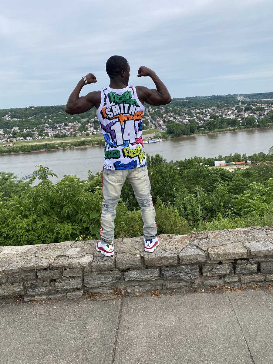 Doneil40931241's tweet photo. MFKAS 🤷🏾‍♂️Don’t got Drip 🔥like Me💪🏿 https://t.co/o1ljTE0RM1