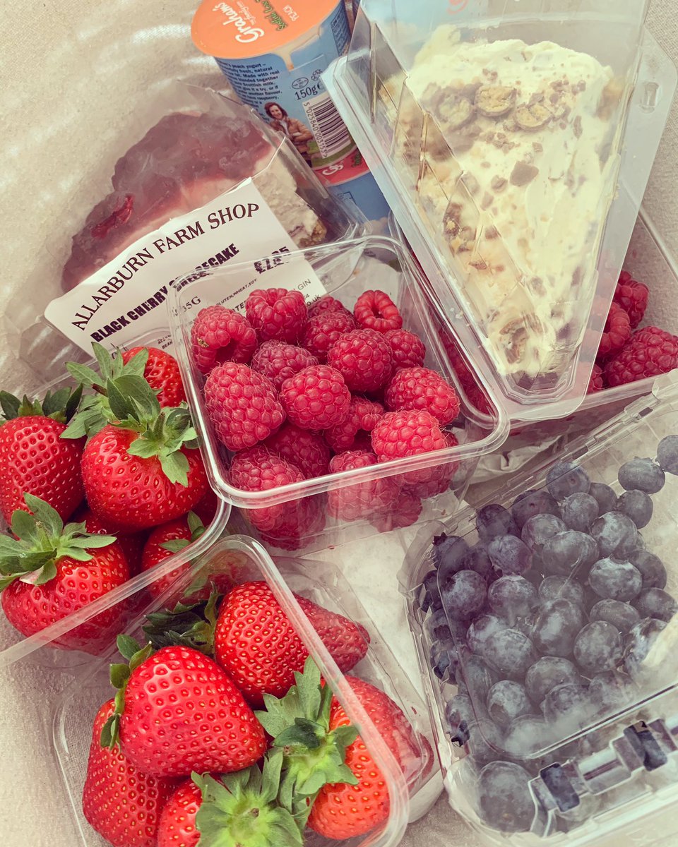 AllarburnShop's tweet photo. Love this time of year! Summer Puddings! #summer #berries #allarburn #cheesecakes #grahamsfamilydairies #scottish #yogurt https://t.co/C8b2ZMjSMH
