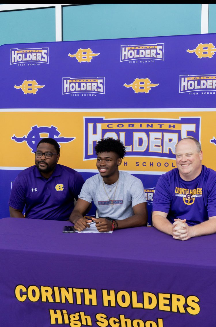 justflyy2130's tweet photo. Beyond blessed for the opportunity and the ability to say I will be playing for louisburg college! #JUCOPRODUCT beyond thankful for all the coaches that have recruited me so far but this is only the beginning🖤 https://t.co/KnWbiqLRqu