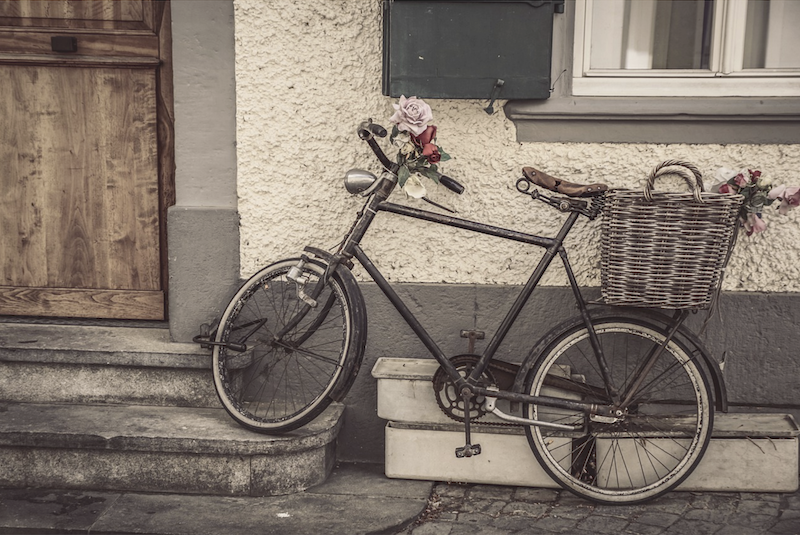 TheAgilePubcast's tweet photo. In this week's #ScrumMasteryChallenge #LOCKDOWN task, contestants were asked to tell a story in just 60 seconds, inspired by this image. Find out how they got in this weeks episode - out on Friday 19th June 2020! https://t.co/TbZzXq4NLB