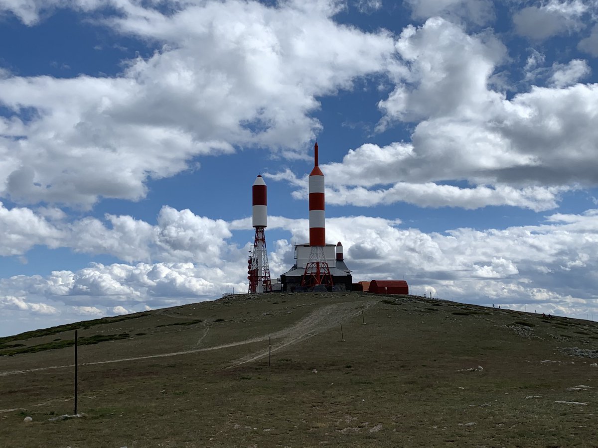 lebanensis's tweet image. Ascenso a la mecagüen a la #BoladelMundo #AltodeGuarramillas #SierradeGuadarrama para quitarse telarañas y poner a punto la máquina😅