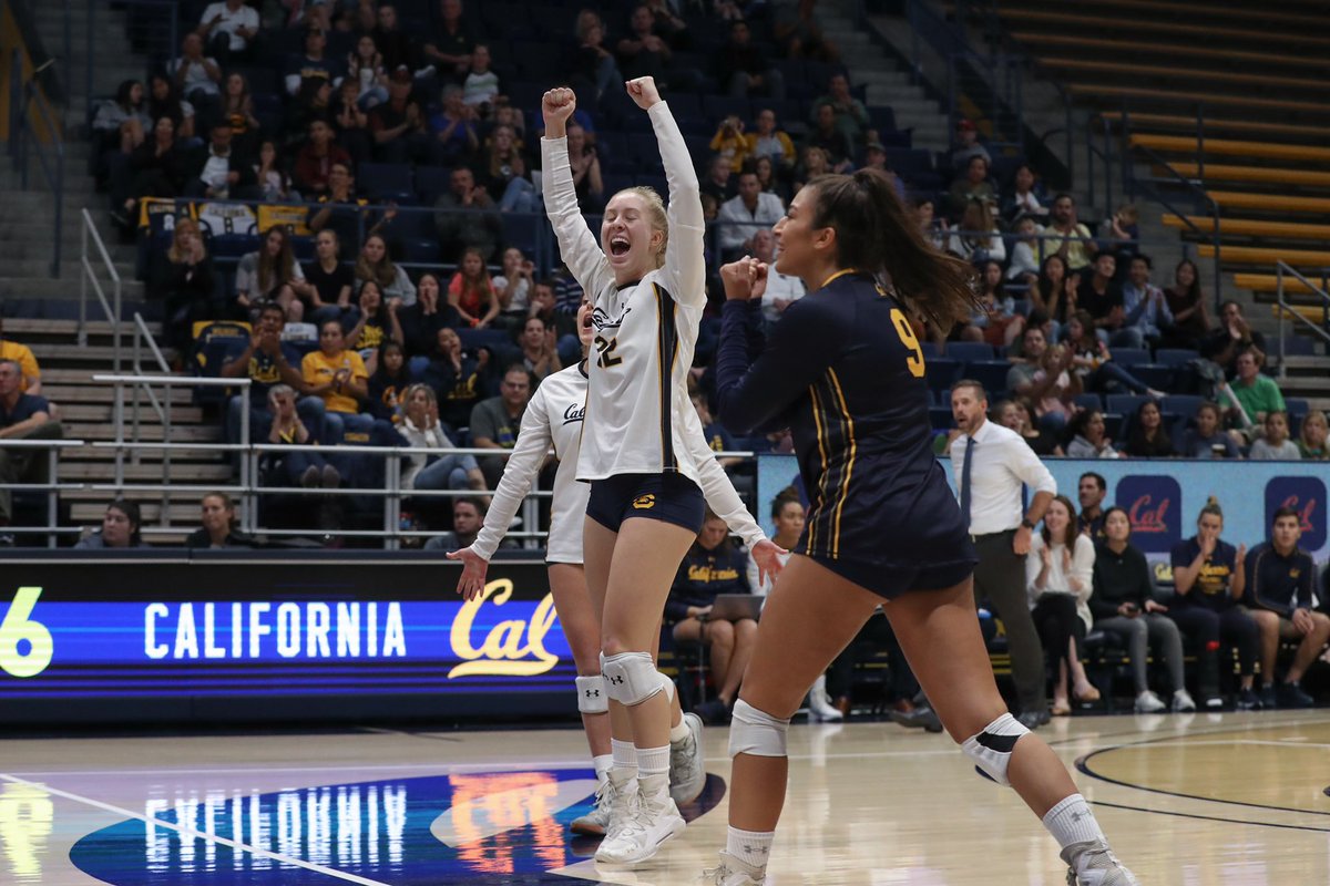 CalVolleyball's tweet photo. ๐
๐๐จ๐จ๐๐๐ ๐๐ค๐ช๐๐๐ฉ๐ค๐ฃ #CalCloseUp
Taking a look at junior defensive specialist, @jessicahought:
๐ On the court
๐คฟ Off the court
๐จโ๐ฉโ๐ง With family
๐ฏโโ๏ธ With friends https://t.co/CaZpwn1E7O
