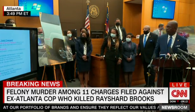 EarlyPostTweets's tweet photo. Atlanta police officer accused of shooting Rayshard Brooks will be charged with felony murder plus 10 more charges
#RayshardBrooks #AtlantaShooting #AtlantaRiot #RayshardBrooksMatters #BLMprotest #blm #Atlantapolice #DefundThePolice #DefundPolice #BlackLivesMatter https://t.co/lCtTGlRdir