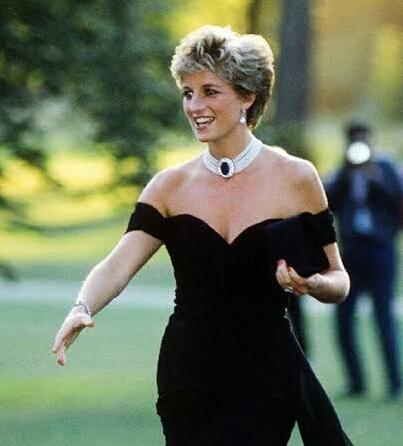 Kristen Stewart as Princess Diana; a thread. 