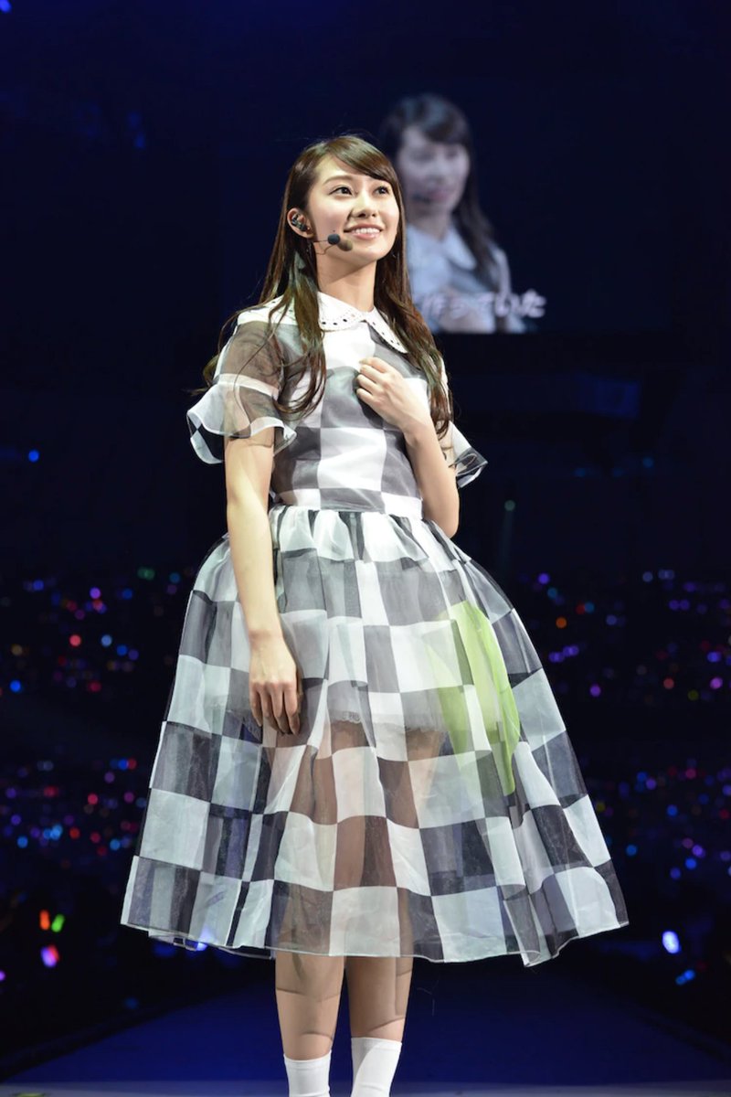 43 ⊿ Oide Shampoo [MV & Perf. Costume]In an interview with So-En, Sayurin talked about how she liked the girlish flare and womanly pattern of the dress and how it really suited their image. Individually the dress is cute, and as a group it's calming. https://twitter.com/korobizaka/status/1272236960455757824?s=20