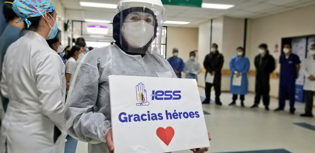 Ustedes son los héroes que libran esta batalla para enfrentar al #Covid19

Gracias a los médicos, enfermeras y personal hospitalario del <a href="/IESSHJCA/">Hospital de Especialidades José Carrasco Arteaga</a>, para mí es un honor participar en este justo reconocimiento por sus horas de labor para enfrentar esta pandemia.