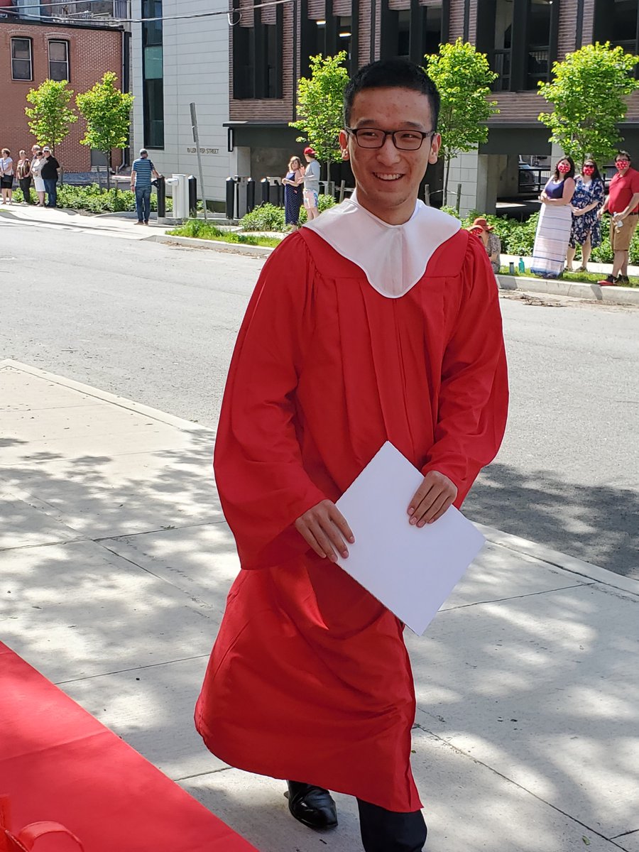 STM_Super_Saint's tweet photo. The last grads just finished the long walk down Leinster! We’ve never had a graduation like it!  Two days of sunshine, cheers, proud parents and families to send grads on their way! Congratulations to the Class of 2020.  We’ll always be #STMProud to call you Saints!!  #Applause https://t.co/wnIL1JVYmo