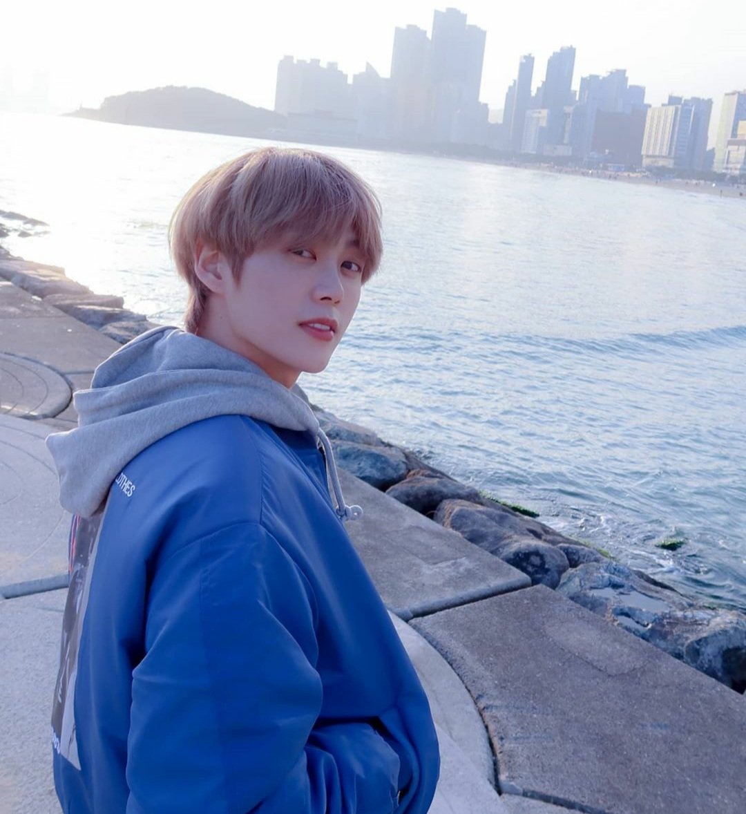 kcmusicm's tweet photo. Sad news for kpop.
Top Secret's Yohan died away the morning 2020/06/16. At 28 yes old, this star went to heaven to light up the night.
Rest in peace, we will always remember you.❤❤❤
#Yohan #yohantopsecret #TopSecret #star #TST #tstyohan #HANA https://t.co/cOhCDIeXBb