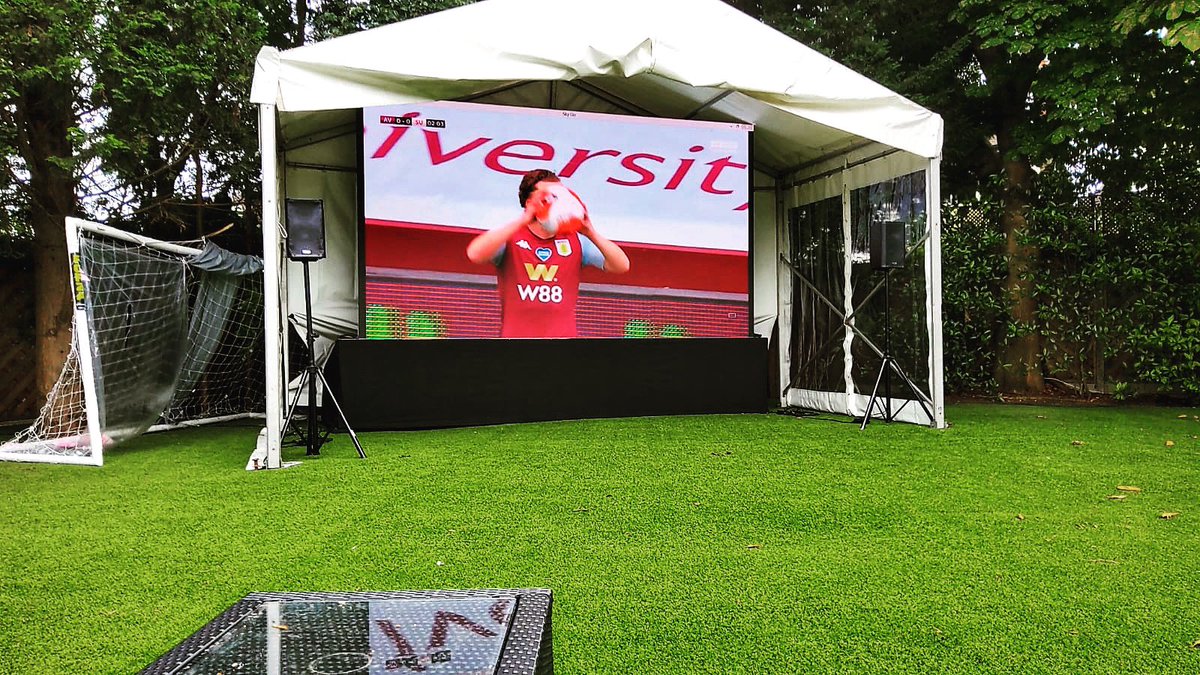 bigmarqueeco's tweet photo. Getting #backtobusiness the best way possible- weatherproof #premierleague viewing anyone? 🙋🏿‍♂️🙋🏽‍♀️🙋🏻 #marqueehireuk https://t.co/legfOl1Cf6