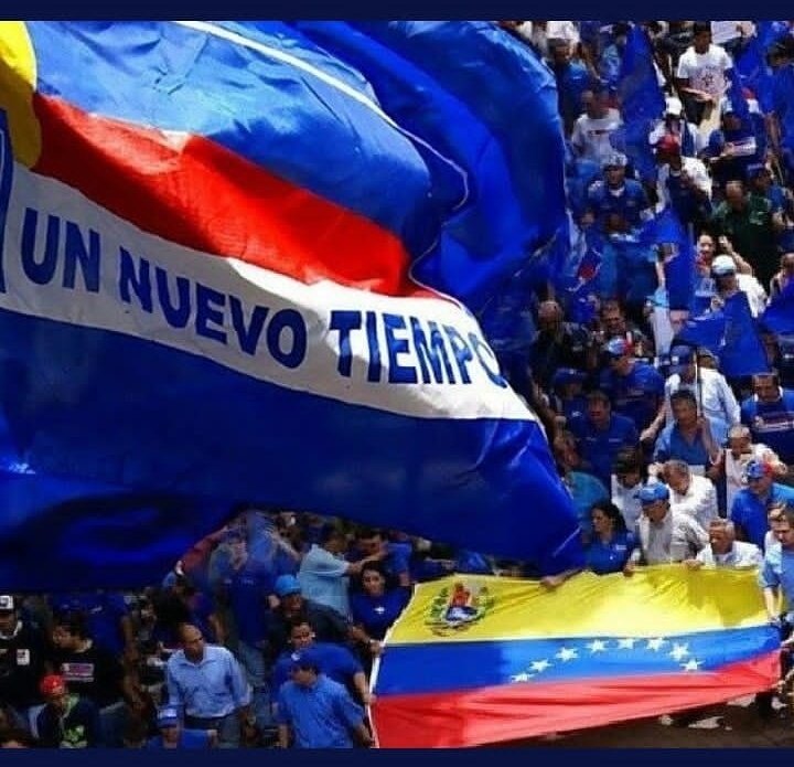 manuelrosalesg's tweet photo. Un Nuevo Tiempo nació del clamor de un pueblo por la libertad, justicia, la descentralización y prosperidad. Nuestra bandera: la democracia social; nuestra tarjeta y colores son expresión de amor de los venezolanos. ¡UNT es compromiso de luchar por una justa Venezuela! #SomosUNT https://t.co/v8dZCs76yv