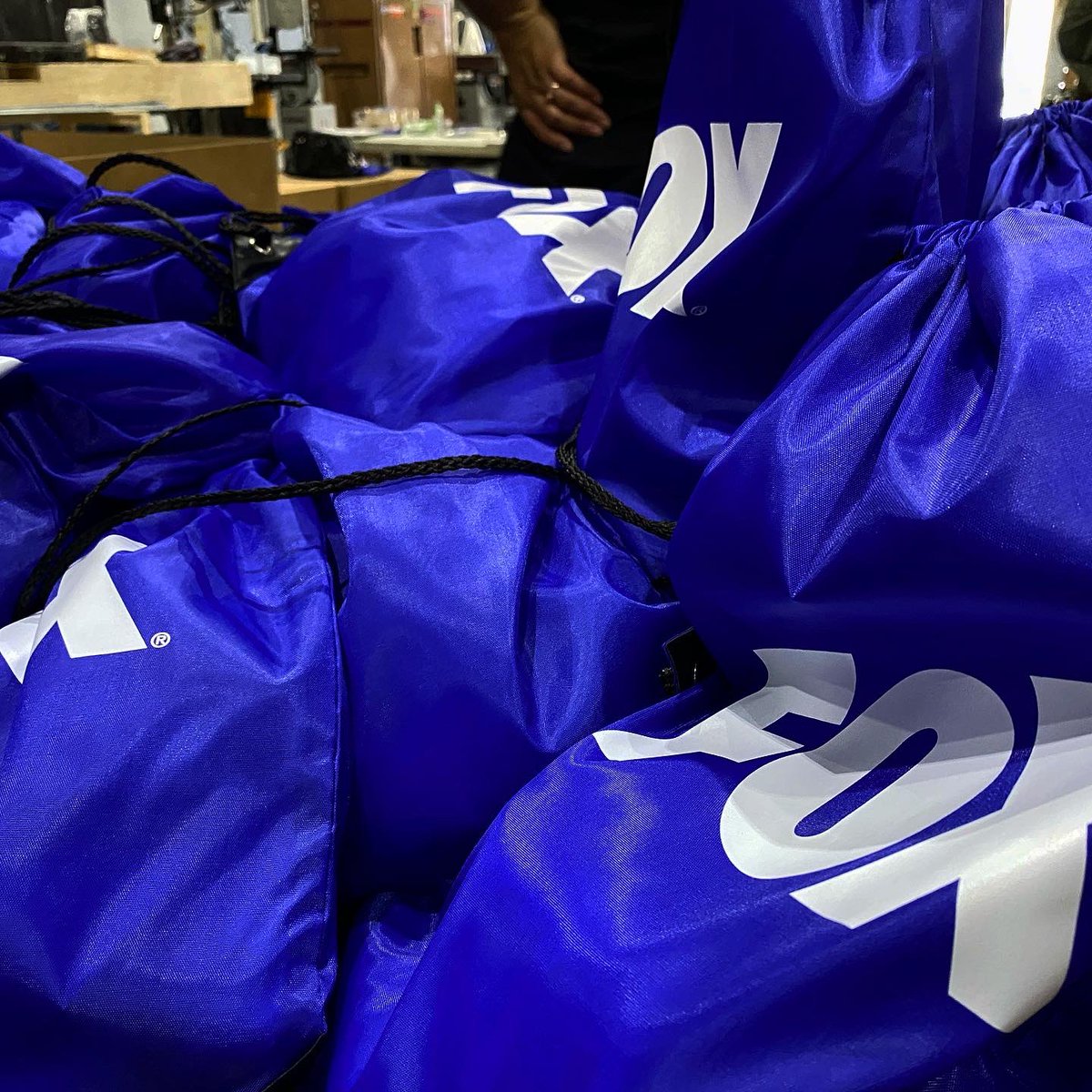 FoxStudioLot's tweet photo. Making ‘Welcome Back’ swag bags for our employees to return safely to the workplace.
#fox #welcomeback #foxstudiolot #foxbacklot #foxcares https://t.co/dvnnRfT2kX