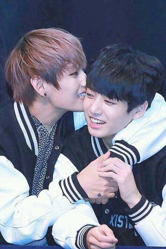 anyways here’s a thread of some of the ways people hug