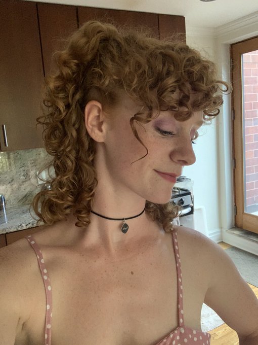 1 pic. Is this hairdo cute or nah? 

@mustaine75
@mor_bush
@GingerKittyKats
@HellYeaRedheads
@RedTwentyFour24