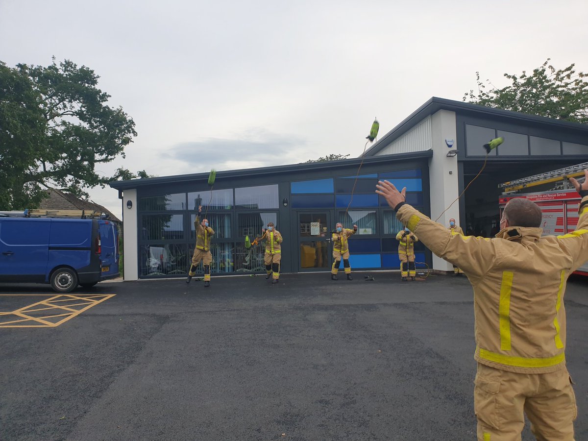 SFRS_Wenlock's tweet photo. Water rescue was the main focus for tonight's training.
The crew refreshed their knowledge of hydrology and various rescue techniques including quick-release inflated hose set-ups and the use of floating lines.

#WaterSafety #ShropsFire #MuchWenlock #OnCall #FloatToLive #WFR https://t.co/EDiZ4qiD05