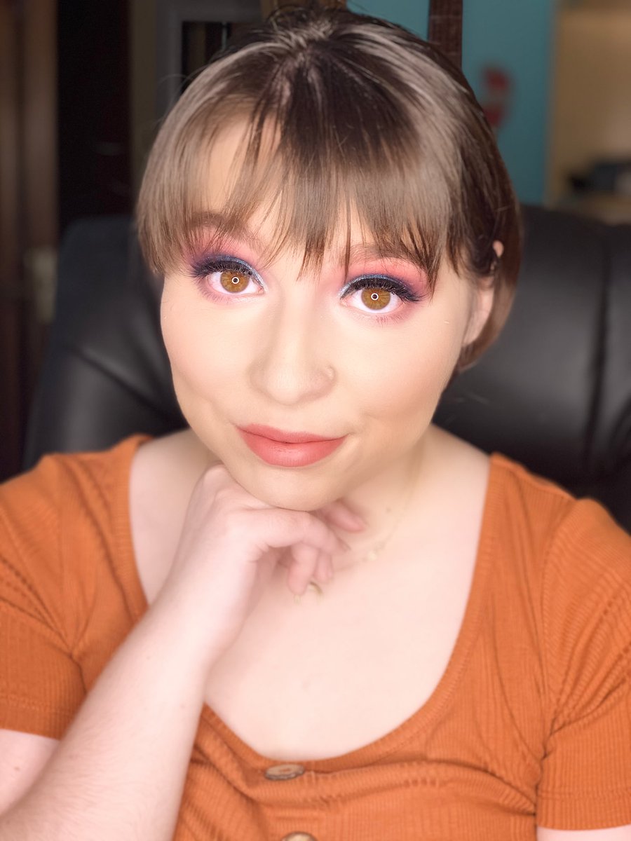 New look using <a href="/hudabeauty/">Huda Beauty</a> Mercury Retrograde! ❤️