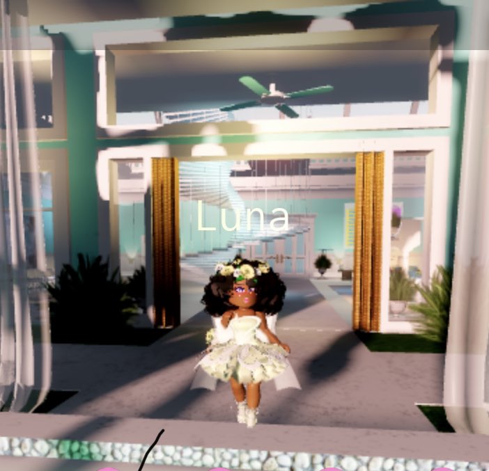 Littlewolfiewo1's tweet photo. @nightbarbie omg! The fluttering butterfly set is so beautiful along with the new summer realm! https://t.co/CCgo7H88x0