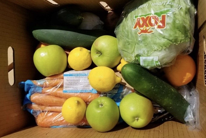 bartowschools's tweet photo. FREE PRODUCE THURSDAY: We will have produce boxes again tomorrow, but due to a shorter supply, we will need to limit them to one box per family. If two families carpool, we will provide each family representative with a box. See you tomorrow! Same time, same place! https://t.co/6xhuHftAPz
