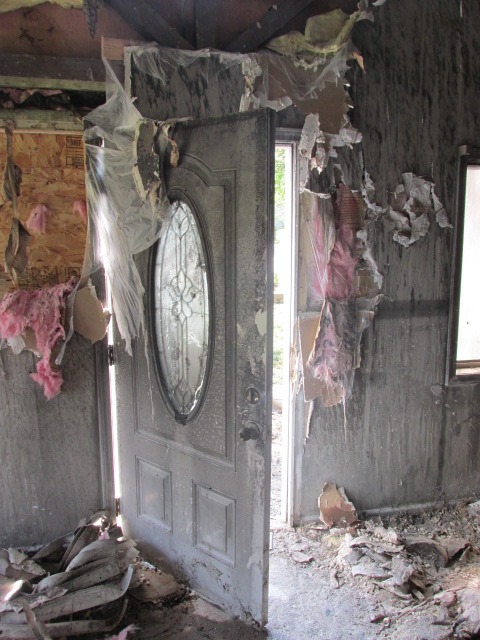 ResTechs's tweet image. A fire occurred at this home and Restoration Techs was called to help.  See some other before &amp;amp; after pictures at restorationtechs.com/before-after/

#Firerestoration  #restorationtechs #backtonormal #Aurora