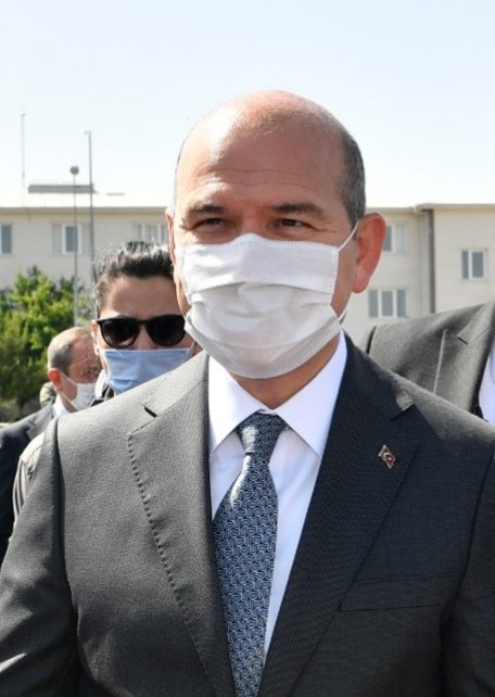 Korona mı 🦠 
Maske mi 😷

Tercihim, elbette MASKE