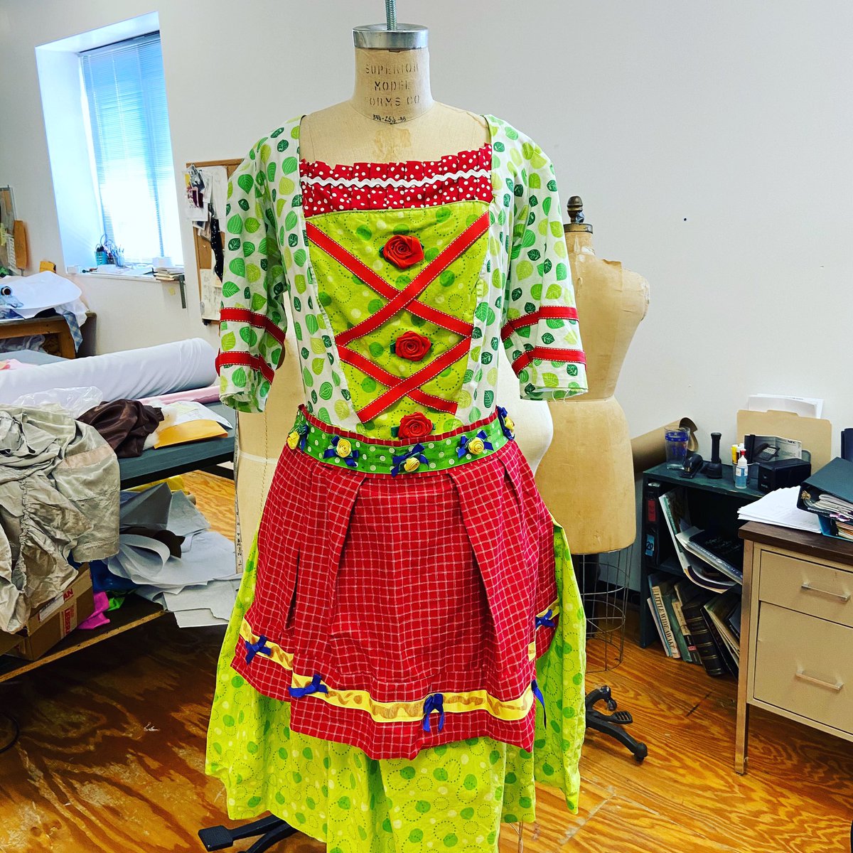 #vaultfindoftheday #munchkin #oz #costume #colors #theater